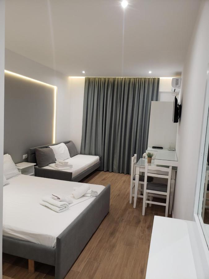 Vila 31 Sarandë エクステリア 写真